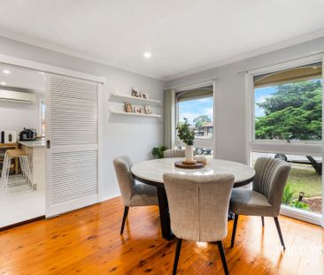 Beautiful Three Bedroom Renovated Home - Photo 5