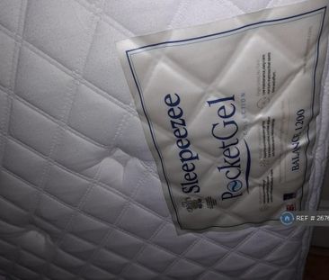 1 bedroom in a house share to rent - Photo 5