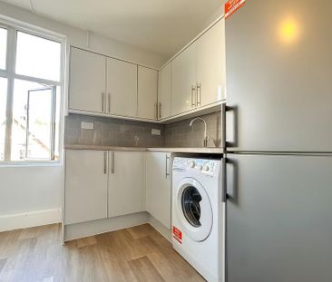 1 bedroom in a flat share to rent - Photo 1