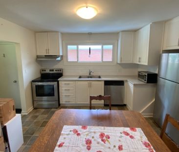 For Lease - 46 Warren Avenue, Hamilton, Ontario - Photo 2