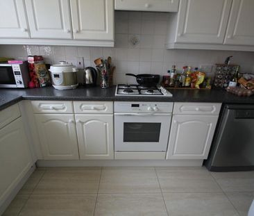 3 bedroom link detached house to rent - Photo 3