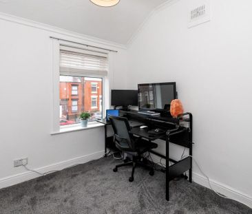 3 bedroom semi-detached house to rent - Photo 6