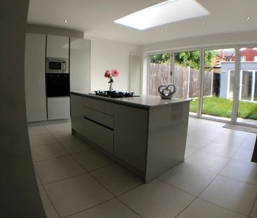Room in a Shared House, Cedar Road, NW2 - Photo 4