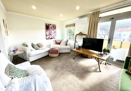 Four bedroom Evans Bay Townhouse - Photo 2