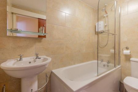 1 bed flat for rent in West End - Photo 2