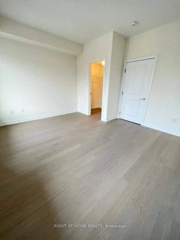 Condo Townhouse For Lease | W9251124 - Photo 2