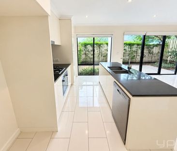 Modern 3 Bedroom Townhouse in the Heart of Pimpama - Photo 6