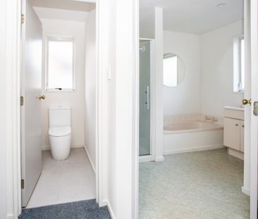 Perfectately positioned - Photo 1