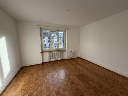 Tavannes, beautiful 4.5 room apartment on the 2nd floor - Photo 4