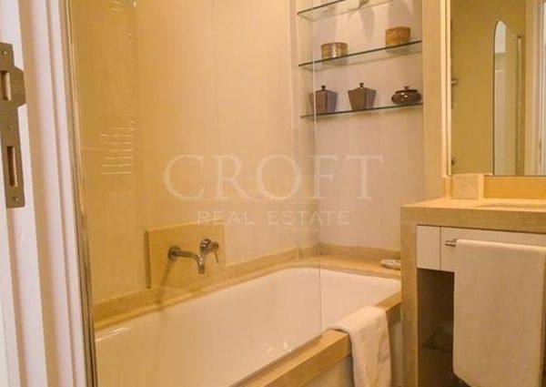 Center-Popolo: Spectacular Villino located in the center of Rome, in an exclusive private, secure park setting. Spacious living room, 4 bedrooms, 4 Baths, large panoramic terrace and gardens, parking. Ref #1910