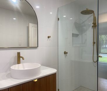 Stunning Family Home in Aberfoyle Park - Photo 1