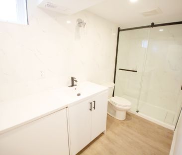 **RENOVATED & STUNNING LOWER UNIT FOR RENT IN WELLAND!** - Photo 6