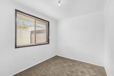 Neat & Tidy home with great size yard - Photo 4