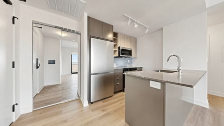 For Lease - 2075 Lakeshore Road Unit# 2001, Burlington, Ontario - Photo 3