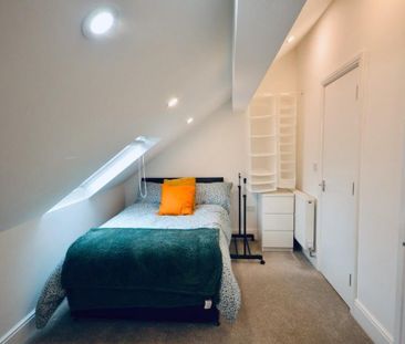 1 bedroom in a house share to rent - Photo 2