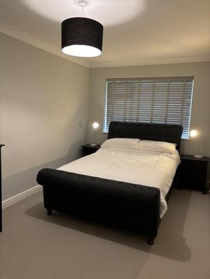 Spacious Double Room available in Beckenham - Photo 1