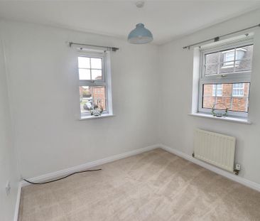 4 bedroom detached house to rent - Photo 3