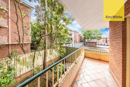 Premium Two Bedroom Apartment Moments from Parramatta CBD - 950M To Parramatta Station - Photo 5