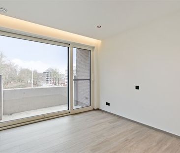 LUXUEUS APPARTEMENT MET 2 SLPKS TE DIEST! - Photo 3