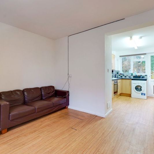 St. Stephens Road, Canterbury - Photo 1