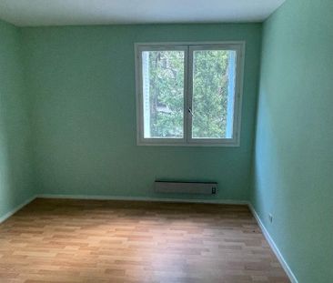 Location Appartement 4 pièces 79m² CHAMALIERES 63400 - Photo 2