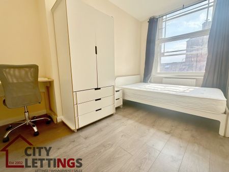 5 Bedroom Apartment - Photo 5