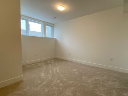 For Lease - 234 Edgevalley Road Unit# 29, London East, Ontario - Photo 3