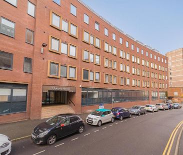 2 bedroom flat to rent - Photo 2