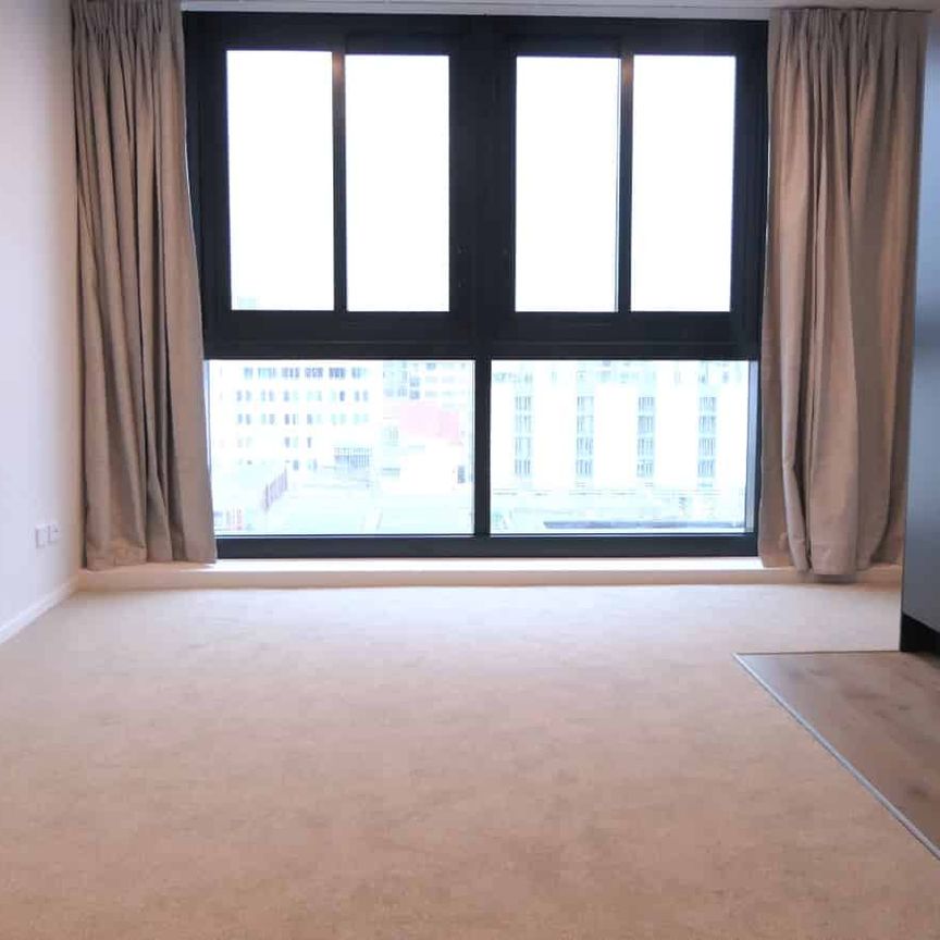 Top Floor - Amazing Views - Photo 1