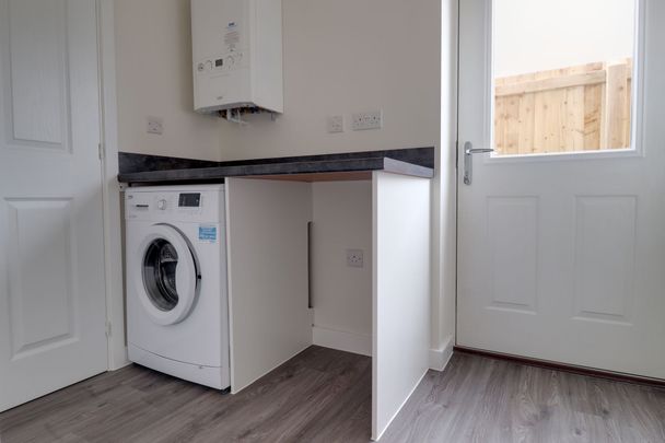 4 bed detached house to rent in Centenary Way, Newport, TF10 - Photo 1