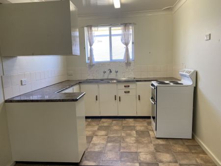 NORTH TAMWORTH - Neat and Tidy Unit - Photo 3