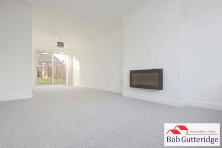 3 bedroom semi-detached house to rent - Photo 4