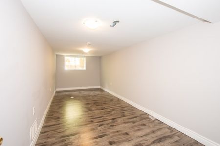 **ALL INCLUSIVE** 2 Bedroom Lower Unit in the North End!! - Photo 3