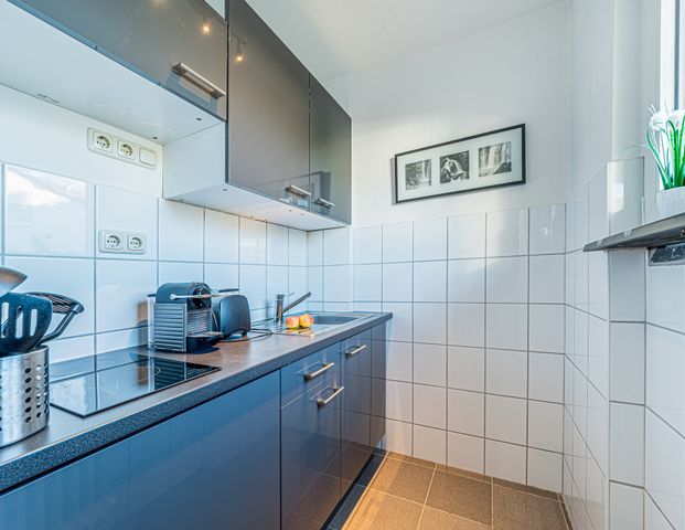 Miete inkl. Nebenkosten: 1.350 € pro Monat, plus Strom, inkl. Heizung - Photo 1