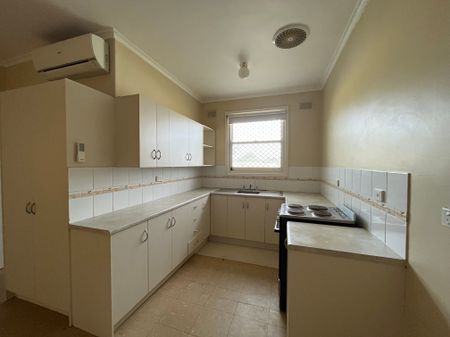 38 Seaview Road, Port Augusta - Photo 5