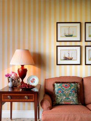 A Superior Two-Bedroom Apartment in South Kensington, London, W8 - Photo 1