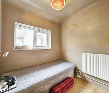 3 bedroom maisonette to rent - Photo 4