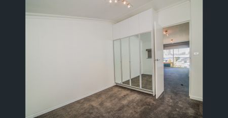 Elevated Living with Iconic Views - Photo 3