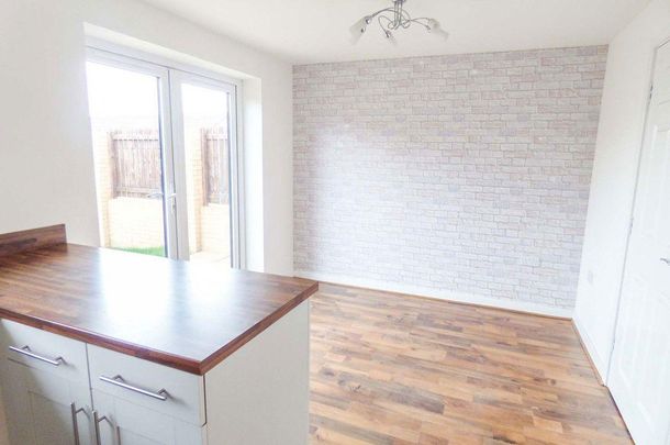 4 bed detached house to rent in NE28 - Photo 1