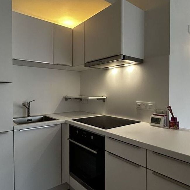 Appartement te huur in Marche-en-Famenne voor € 680 met 1 slaapkamer - Photo 1