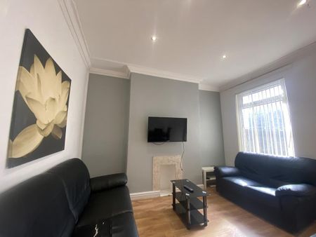 3 bedroom terraced house to rent - Photo 4