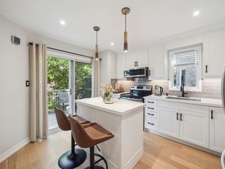 For Lease - 24 Dawlish Avenue, Aurora, Ontario - Photo 2