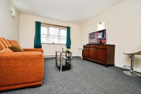 2 bedroom Flat To Let Total Size: 603 SQ FT - Photo 2