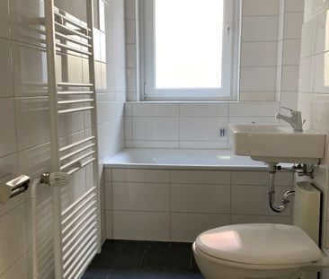 Komm nach Heiligenhaus: 4 schöne , renovierte Zimmer mit Wannenbad ... - Foto 1