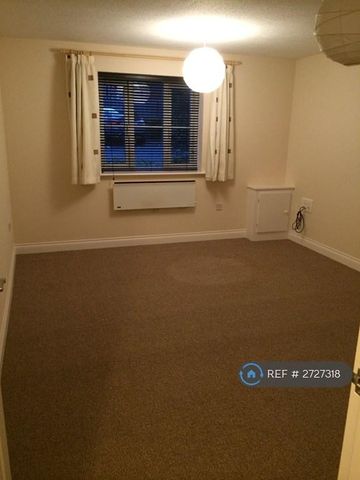 2 bedroom flat to rent - Photo 3