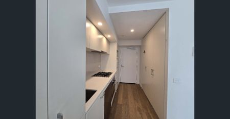 Modern CBD Apartment with City Convenience-Furnished - Photo 3