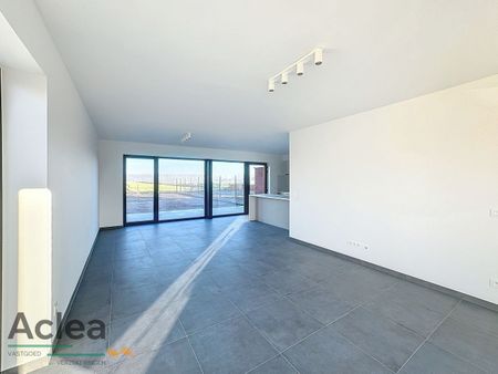 Perfect afgewerkte, ruime nieuwbouwwoning met weids uitzicht in rustige omgeving - Photo 3