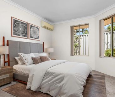 Spacious Four Bedroom Contemporary Home - Photo 5