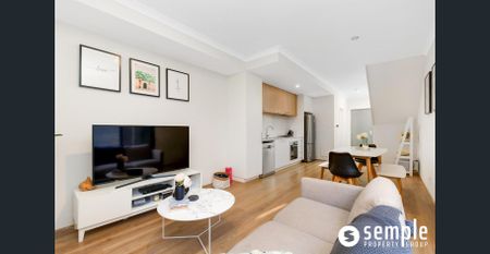 2 bedroom townhouse with rooftop entertaining - Photo 2