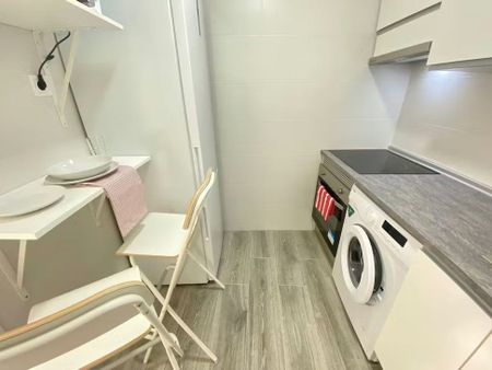 Calle del Topacio, Madrid, Community of Madrid 28021 - Photo 4